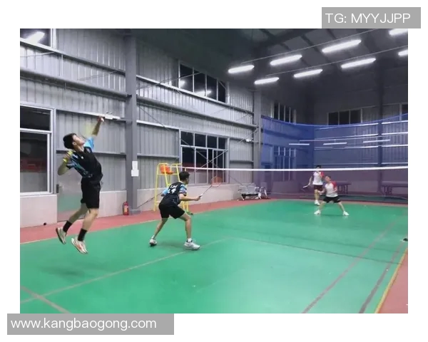羽毛球的魅力与精神：深入了解重庆羽毛球队的团队意识与文化