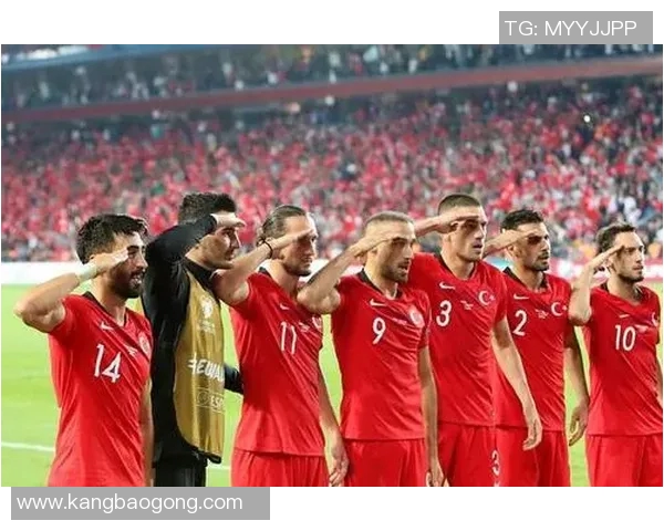 深圳足球队在足球战术排行榜中荣获第三名的辉煌成就分析