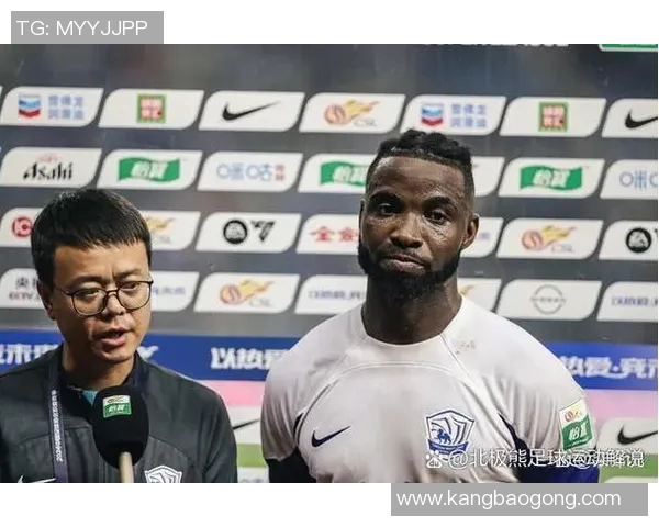 画家笔下的足球明星们如何在绿茵场上展现艺术与激情的完美结合 画家笔下的足球明星们如何在绿茵场上展现艺术与激情的完美结合